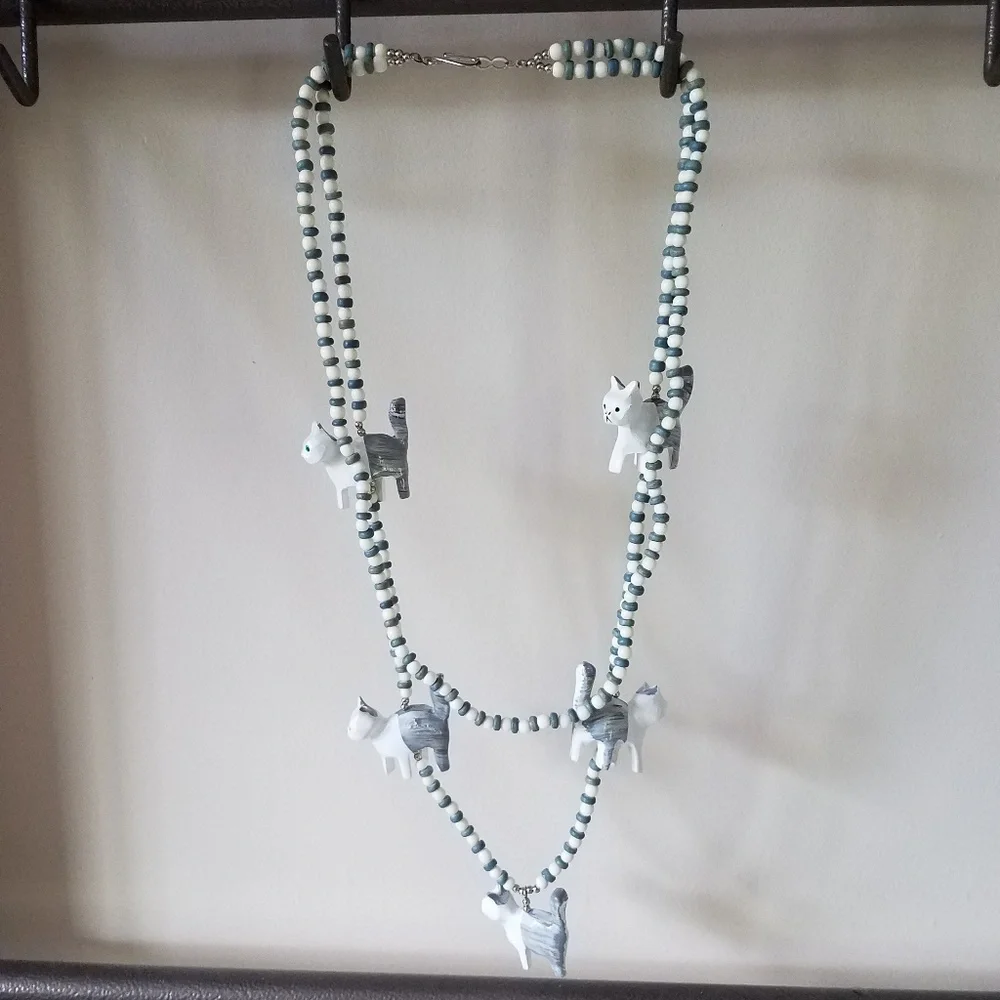 Cat necklace white blue beads double strands - Picture 3 of 6